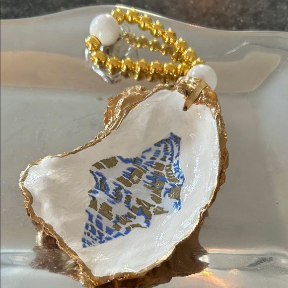 Handcrafted Shell On Oyster Shell - Picture 2 of 4